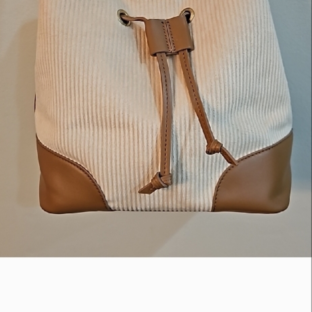 Elegant Beige and Brown Izaac Mizrahi Women's Bag - Picture 2 of 10